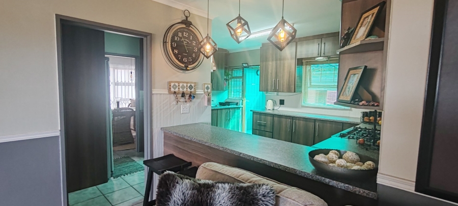 3 Bedroom Property for Sale in Heiderand Western Cape